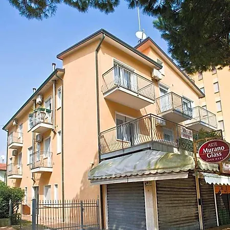 Hanna Aparthotel 4*
