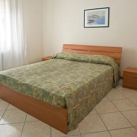 Aparthotel Hanna 3*